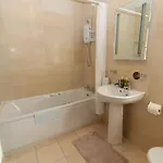 Nyaraló Rose Inagh